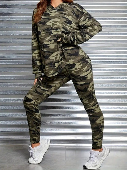 Kadın Uzun Kollu Kapşonlu Kamuflaj Desenli Bluz Ve Pantolon Tayt Ikili Takım
