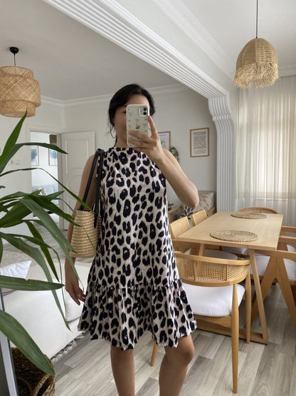 Kadın Kolsuz Sırttan Bağlamalı Fırfırlı Leopar Desenli Süprem Elbise