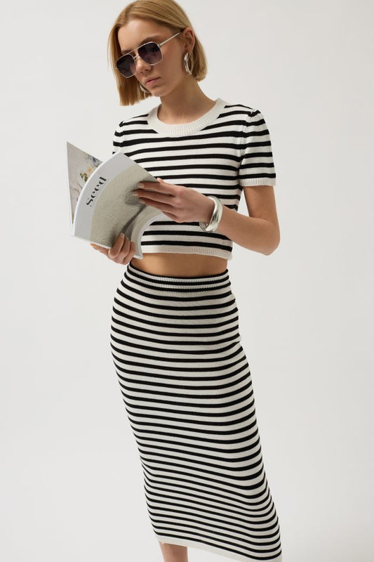 Çizgili Midi Dokulu Etek