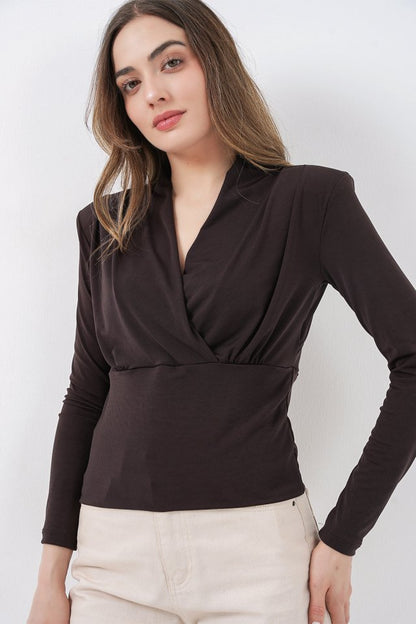 Omuz Vatkalı Kruvaze Yaka Bluz 942 - Kahverengi
