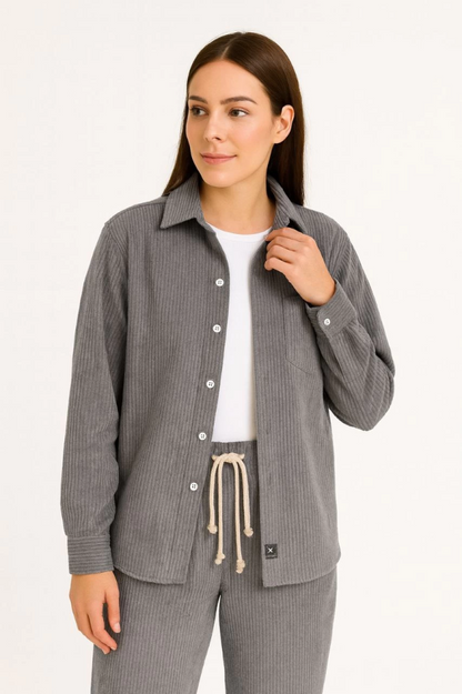 Kadife Oversize Takım - Gömlek Ve Pantolon İkili Set Füme Corduroy Şıklığı, Rahat Ve Zarif Duruş Yumuşak Dokulu Kadife Kumaş, Düğmeli Gömlek Üst Ve Lastikli Pantolon Alt Parça Ile Gün Boyu Konfor- Füme