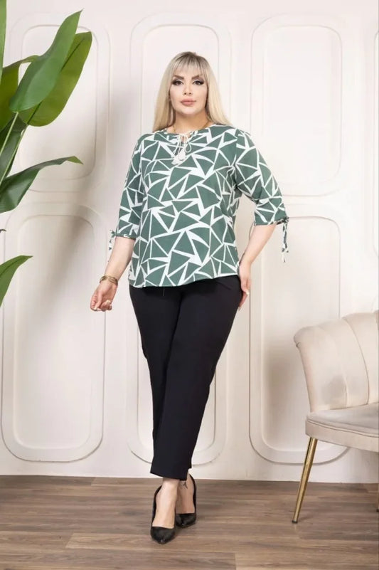 Desenli Püsküllü Viskon Bluz Bebe Yaka Kısa Kollu Big Size Rahat Kesim - Desenli