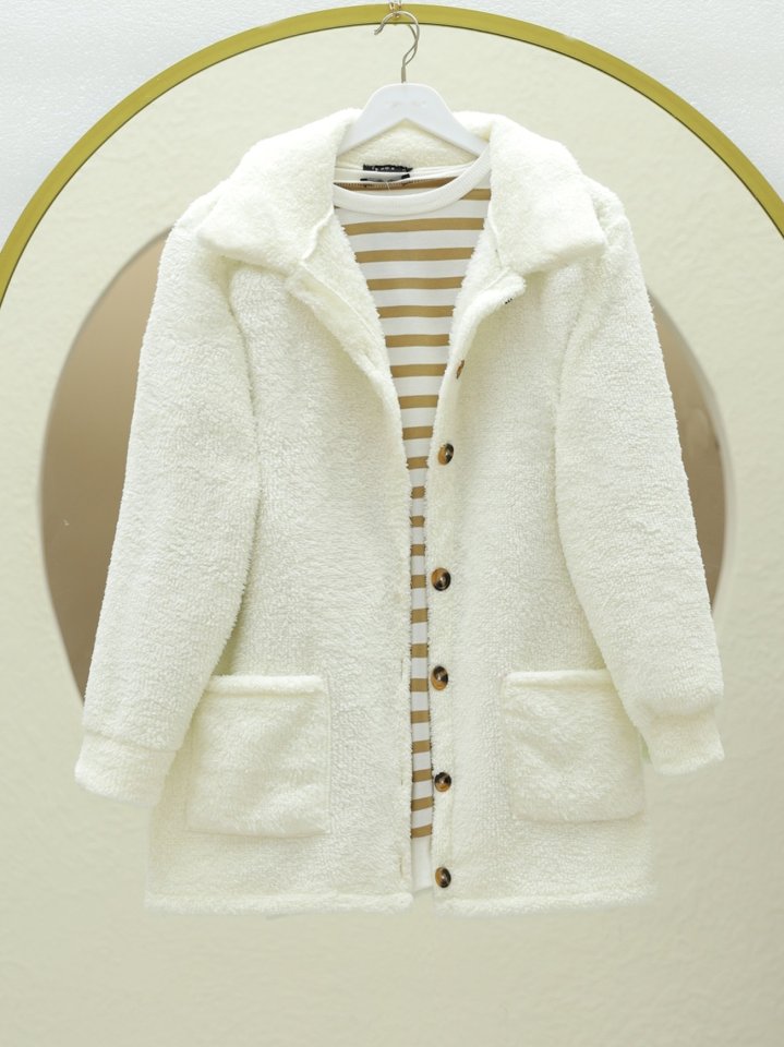 Boydan Düğmeli Cepli Pelüş Ceket -Ekru