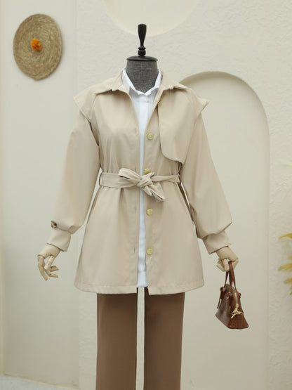 Broş Düğmeli Çift Düğmeli Kemerli Trençkot -Bej
