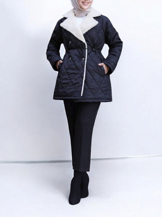 Beli Lastikli Peluş Detaylı Kapitone Mont -Siyah