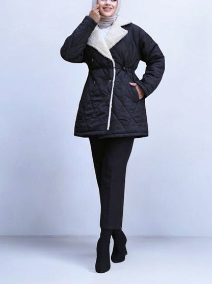 Beli Lastikli Peluş Detaylı Kapitone Mont -Siyah