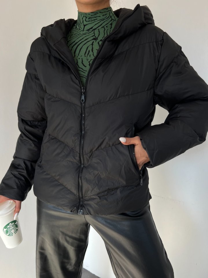 Sabit Kapşonlu Fermuarlı Kışlık Mont -Siyah