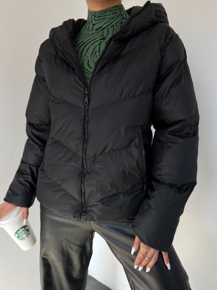 Sabit Kapşonlu Fermuarlı Kışlık Mont -Siyah