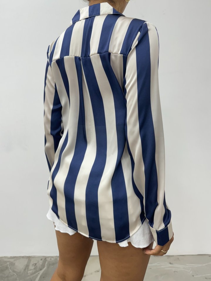 Boydan Düğmeli Arkası Uzun Saten Gömlek-Laci