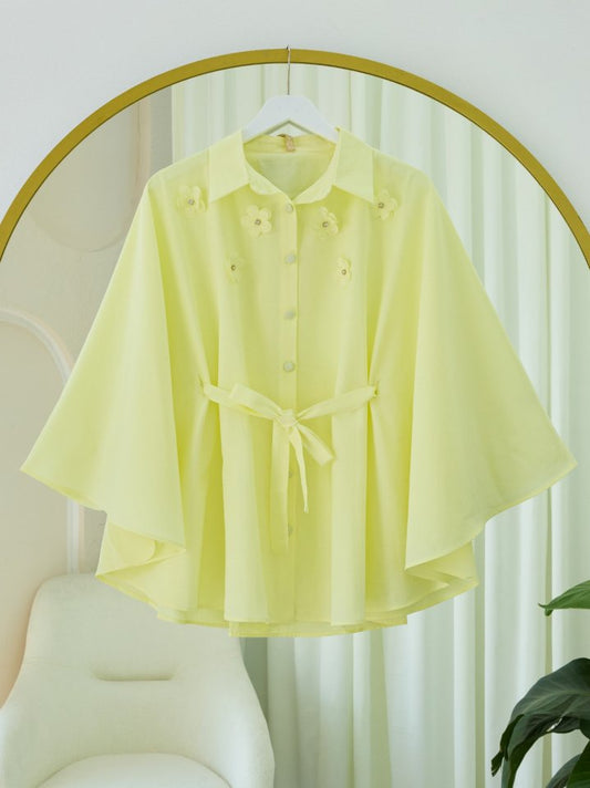 Önü Çiçek Detaylı Beli Bağcıklı Düğmeli Panço -Açık Sarı