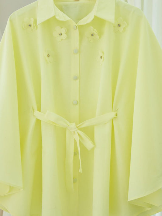 Önü Çiçek Detaylı Beli Bağcıklı Düğmeli Panço -Açık Sarı