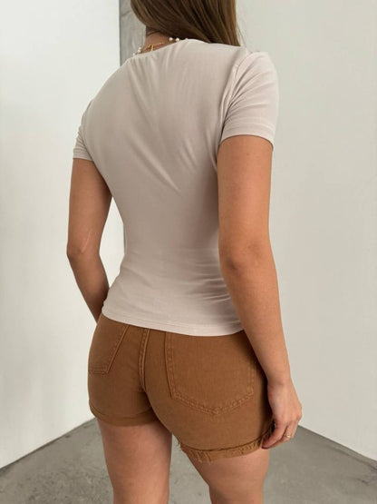 Çapraz Büzgülü Kısa Kol Sandy Bluz -Bej