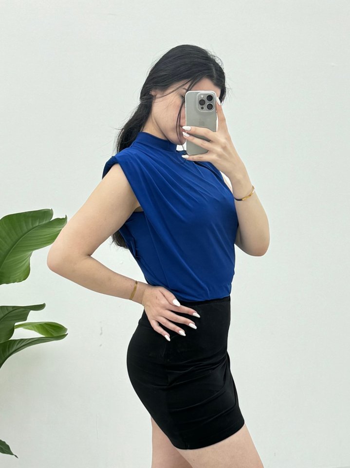 Sıfır Kol Vatkalı Sandy Bluz -Saks