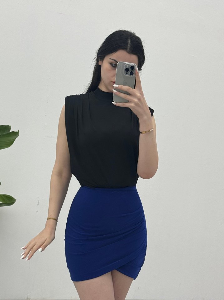 Sıfır Kol Vatkalı Sandy Bluz -Siyah