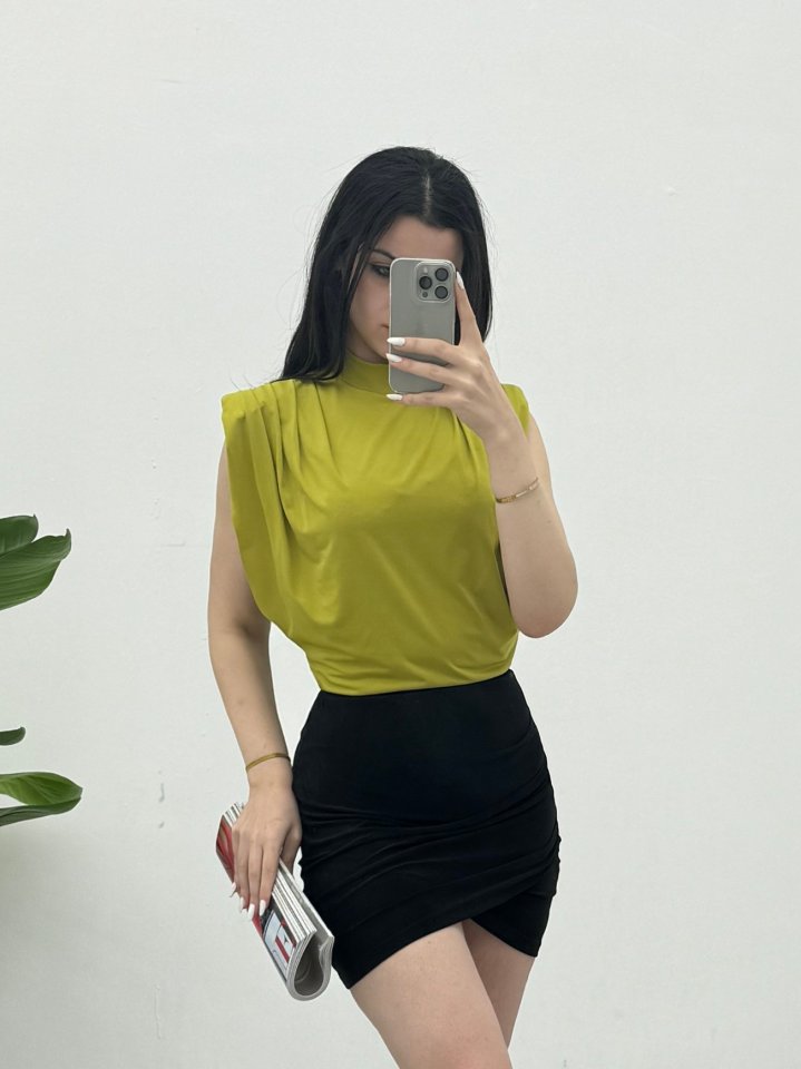 Sıfır Kol Vatkalı Sandy Bluz -Yağ Yeşili