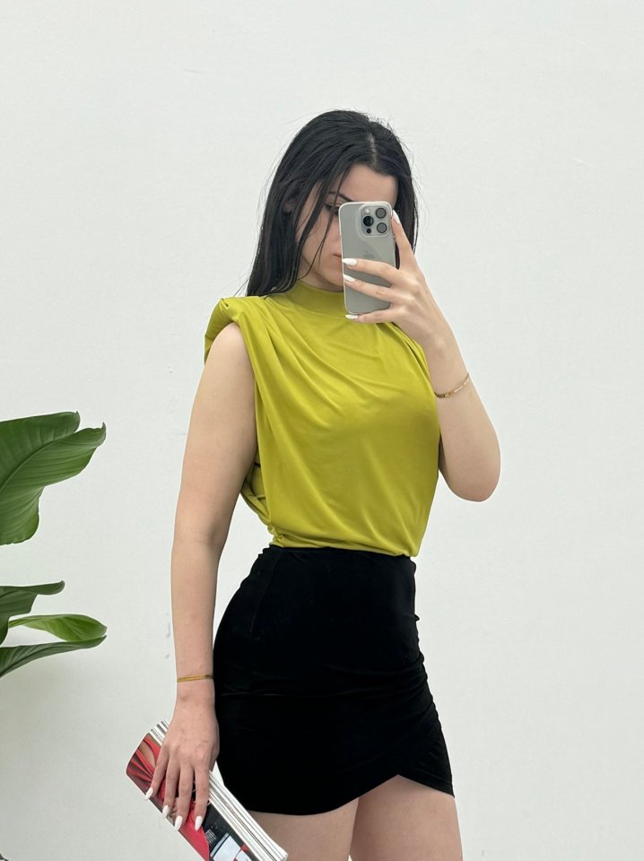 Sıfır Kol Vatkalı Sandy Bluz -Yağ Yeşili