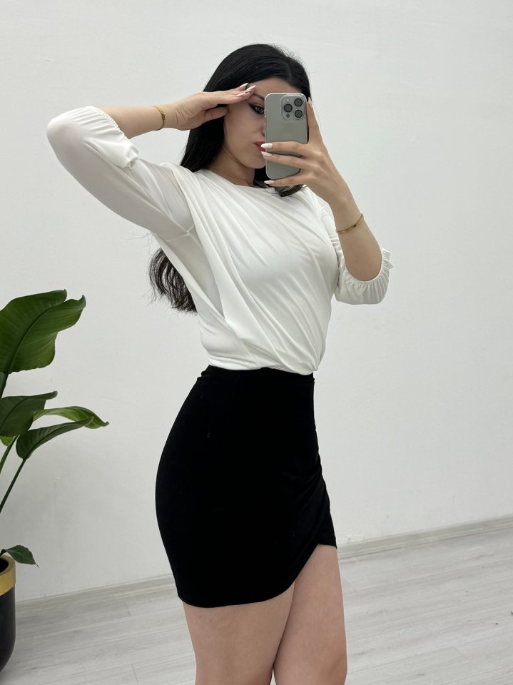 İçi Tulumlu Omuzdan Büzgülü Vatkalı Sendy Bluz -Beyaz