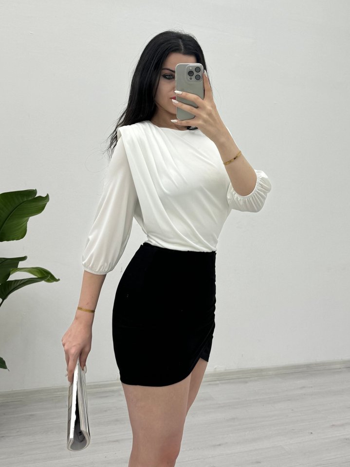 İçi Tulumlu Omuzdan Büzgülü Vatkalı Sendy Bluz -Beyaz