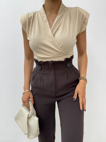 Sıfır Kol Vatkalı Kruvaze Model Sandy Bluz -Bej