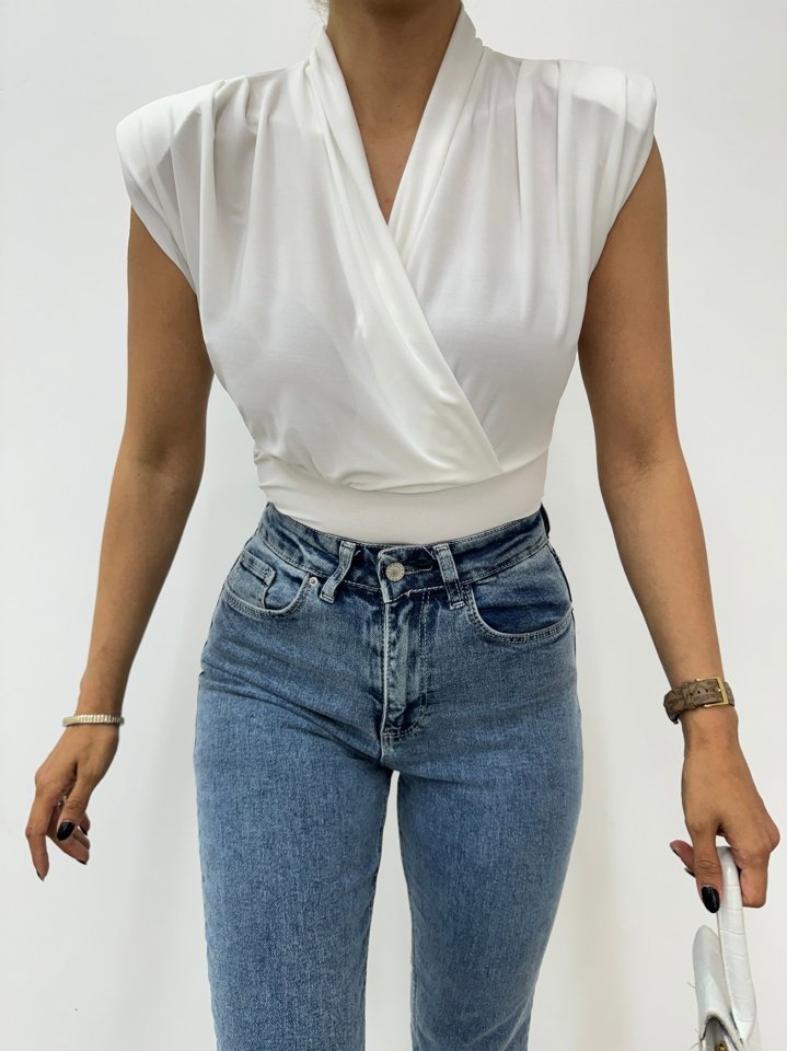 Sıfır Kol Vatkalı Kruvaze Model Sandy Bluz -Beyaz