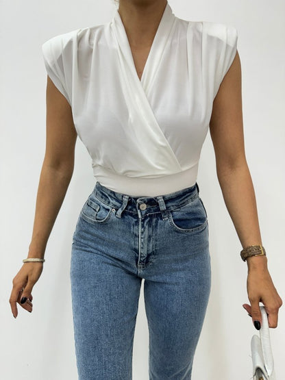 Sıfır Kol Vatkalı Kruvaze Model Sandy Bluz -Beyaz