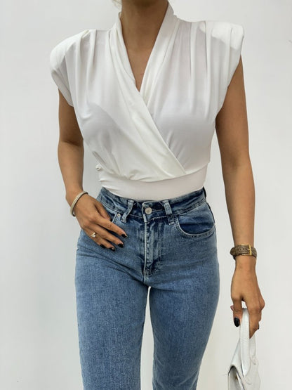 Sıfır Kol Vatkalı Kruvaze Model Sandy Bluz -Beyaz