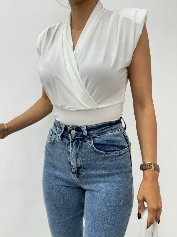 Sıfır Kol Vatkalı Kruvaze Model Sandy Bluz -Beyaz