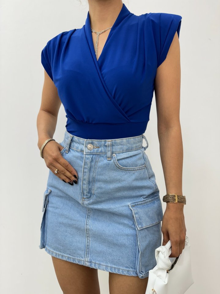 Sıfır Kol Vatkalı Kruvaze Model Sandy Bluz -Saks