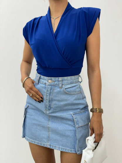 Sıfır Kol Vatkalı Kruvaze Model Sandy Bluz -Saks