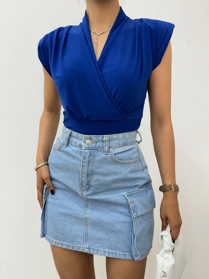 Sıfır Kol Vatkalı Kruvaze Model Sandy Bluz -Saks