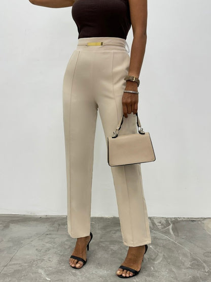 Beli Lastikli Cepli Metal Detaylı Pantolon -Bej