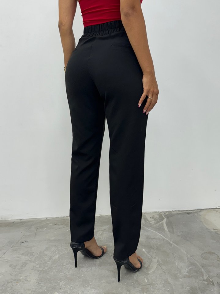 Beli Lastikli Cepli Metal Detaylı Pantolon -Siyah