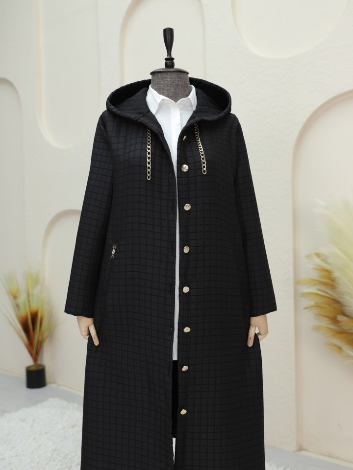 Yakası Zincir Detaylı Uzun Kapitone Kaban -Siyah