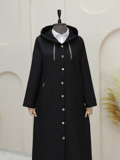 Yakası Zincir Detaylı Uzun Kapitone Kaban -Siyah