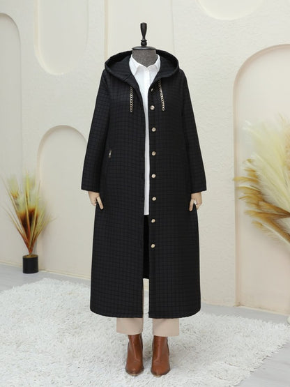 Yakası Zincir Detaylı Uzun Kapitone Kaban -Siyah