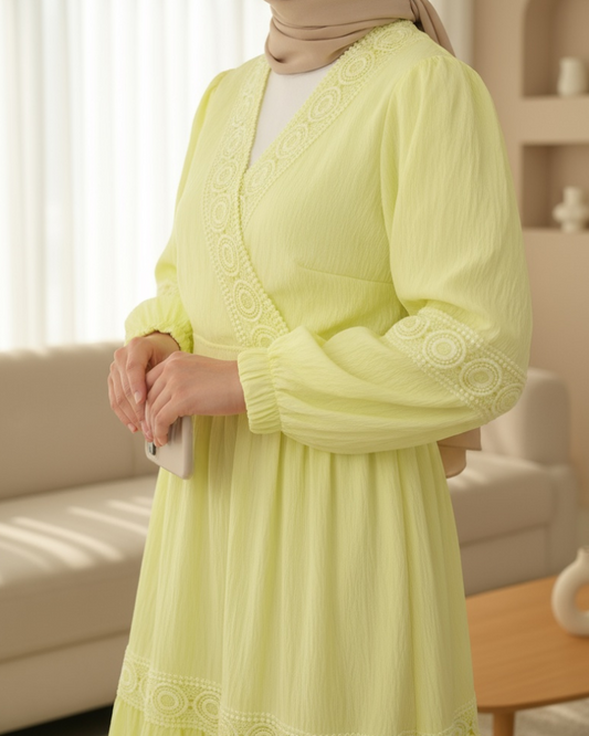 Dantel Detaylı Bağlamalı Kolu Lastikli Kraş Etekli Takım  -Açık Sarı