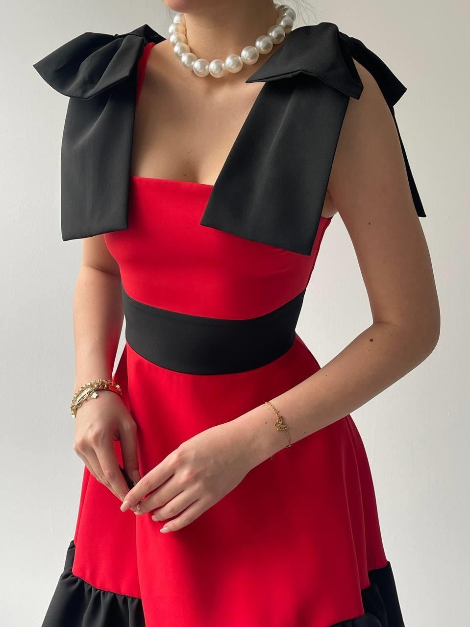 Miron Omuz Fiyonklu Elbise