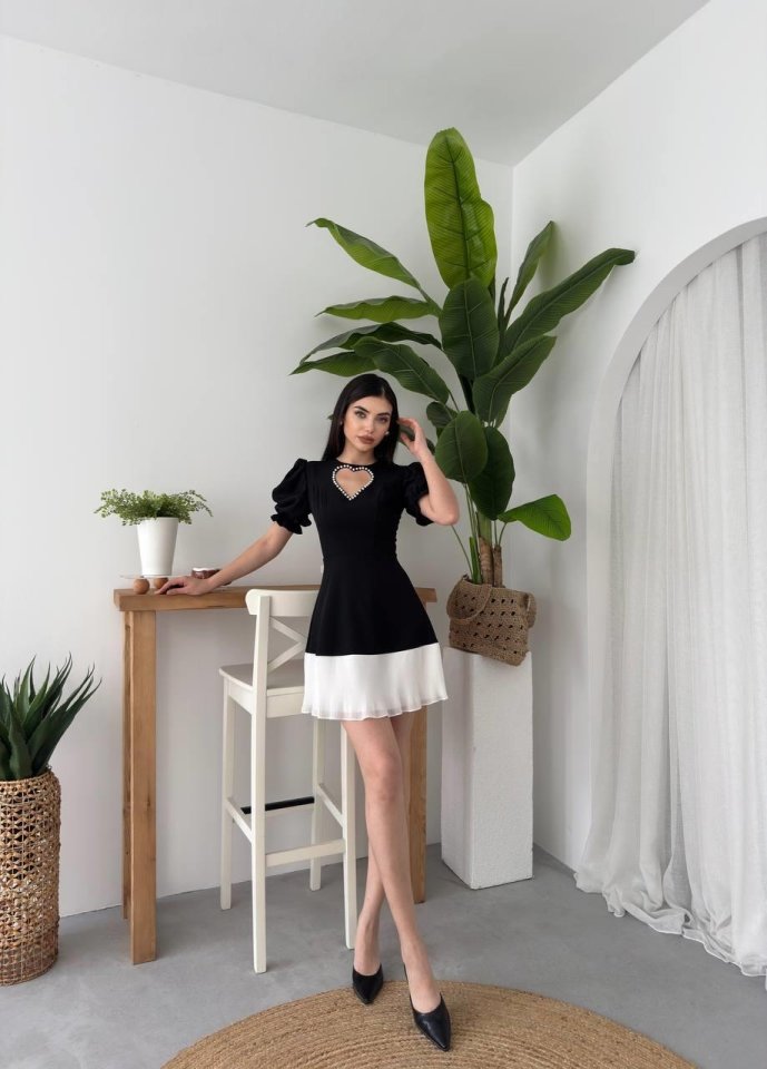 Safe Kalp Detaylı Elbise