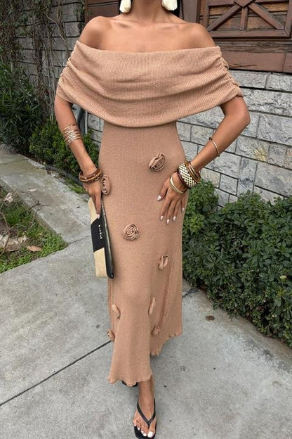 Eteği Gül Detay Madonna Yaka Elbise 2863