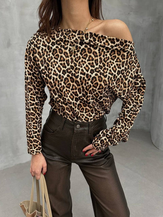 Kadın Leopar Desenli Düşük Omuzlu Bluz