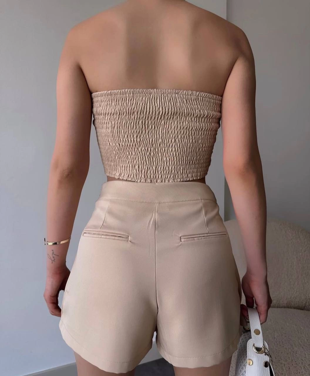 Arkadan büzgülü esnek büstiyer bej