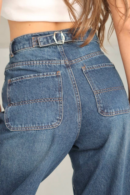 Arkadan tokalı jeans pantolon