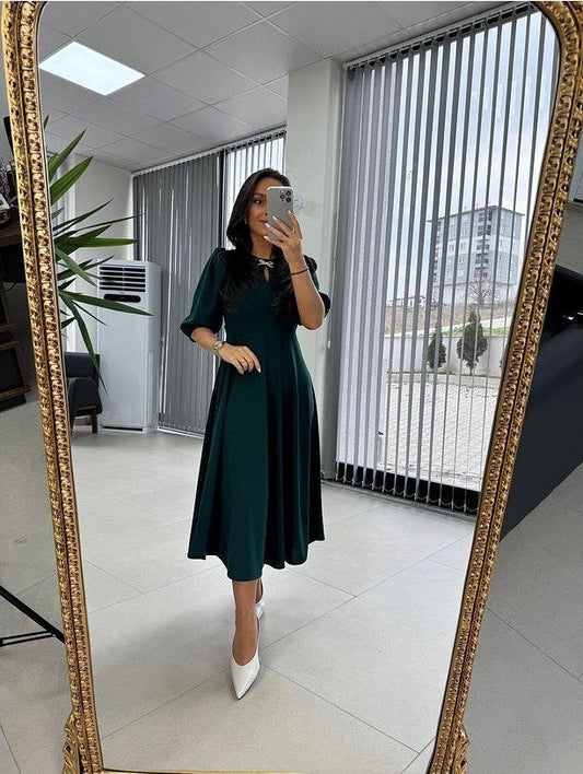 Kadın Kısa Kollu Bisiklet Yaka Fiyonk Broşlu Midi Janjan Krep Elbise