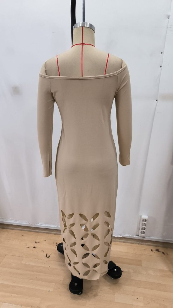 Kadın Madonna Yaka Uzun Kollu Lazer çiçek Kesim Detaylı Uzun Ithal Krep Elbise