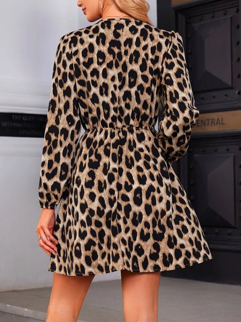 Kadın Uzun Kollu Kruvaze Yaka Kemerli Desenli Mini Leopar Elbise