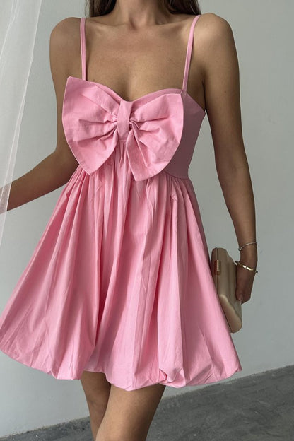 Pembe Önü Fiyonklu Askılı Elbise