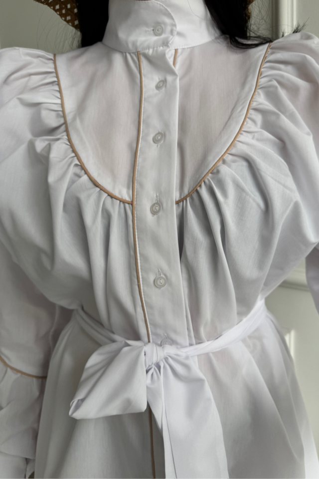 ÖNDEN DÜĞMELİ POPLİN KLOŞ ELBİSE BAĞLAMA KEMER DETAYLI - Beyaz