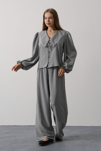 İşlemeli Bebe Yakalı Pantolon Takım - Siyah