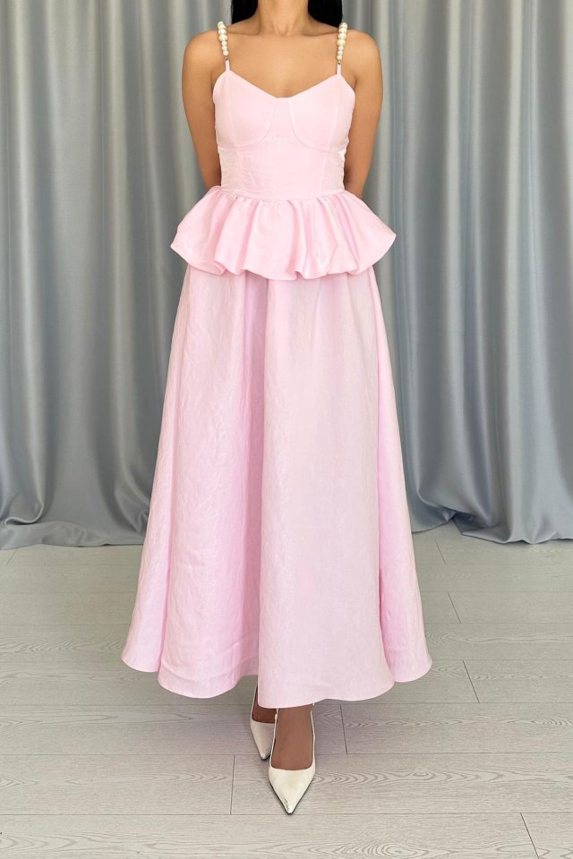 Pembe Beli Büzgülü İnci Askılı Uzun Elbise