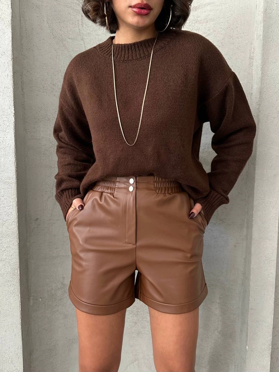 Beli lastikli çıtçıtlı deri şort kahve w241007